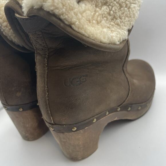 UGG Size 6 Lynnea Leather Ankle Boot Studded Wood Heels Round Toe Roll Down 3207 - Picture 4 of 7
